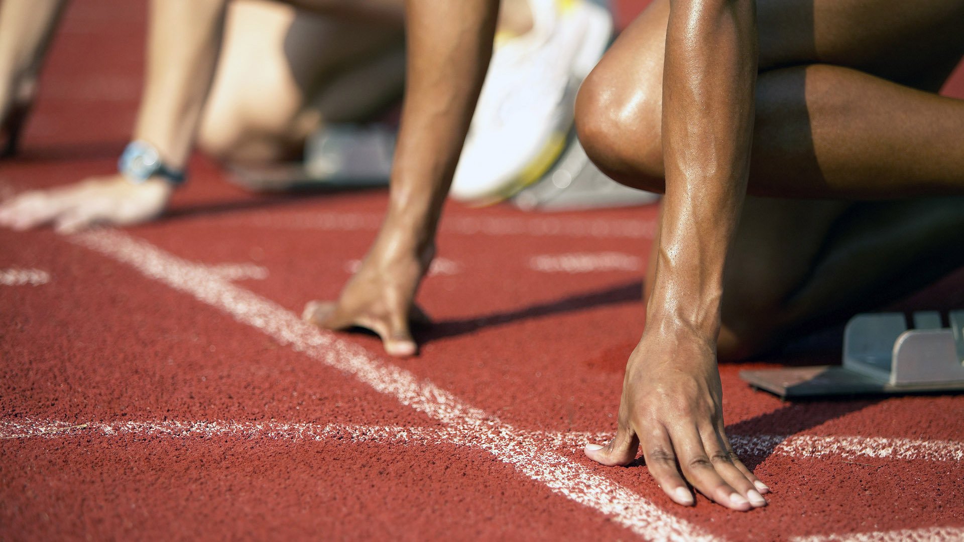 世界杯：球员身披写有环保口号的训练服出场 传递“只有一个地球”信息