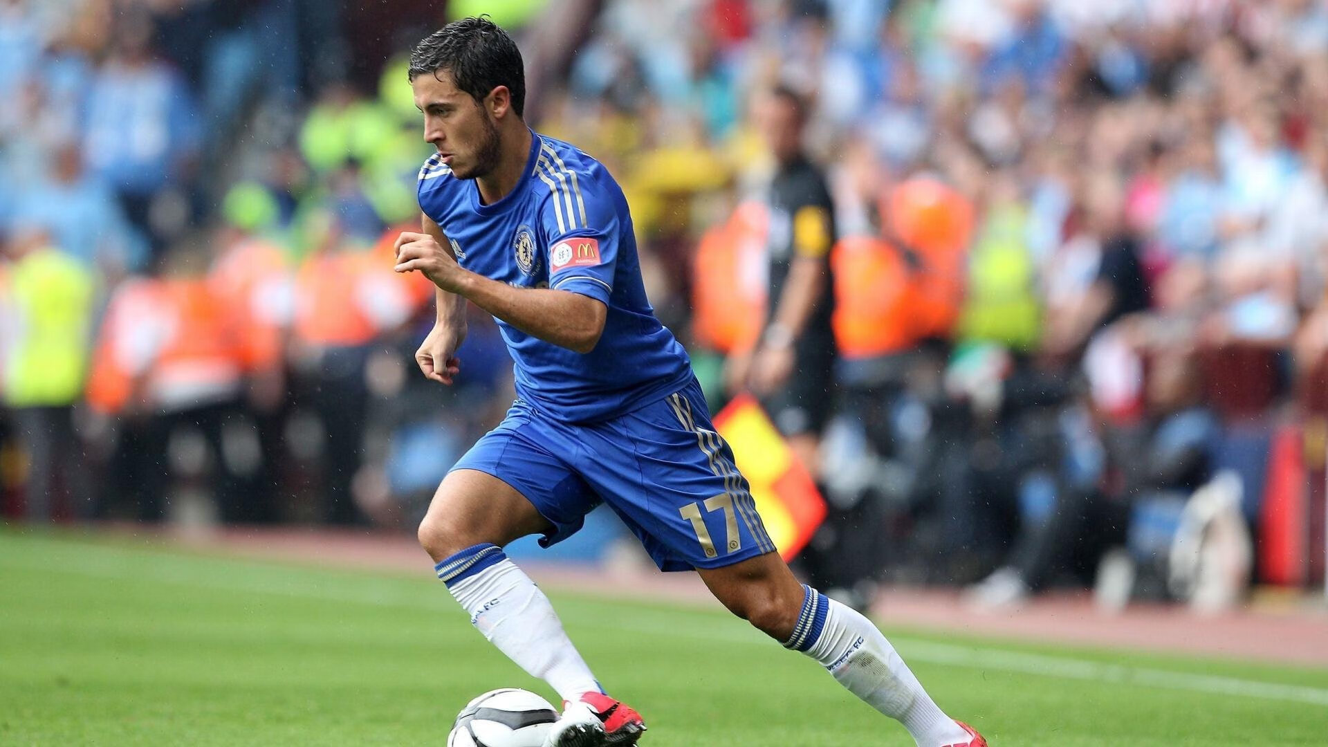 世界杯：球员身披写有环保口号的训练服出场 传递“只有一个地球”信息